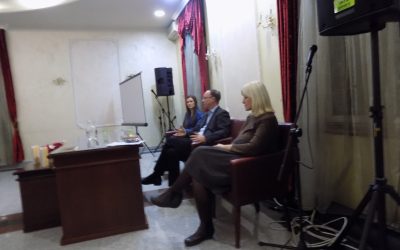 ЖЕНА КОЈА ЗАУСТАВЉА САТОВЕ